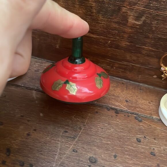 Collection of 4 plastic M & M ornament, wind up toys & top - Picture 4 of 12